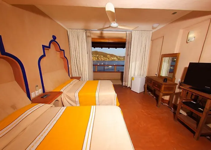 Del Pescador Zihuatanejo